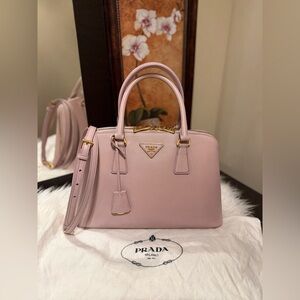 🎀Prada Light Pink Saffiano Leather Satchel with Gold Hardware🎀